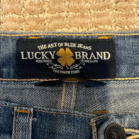Lucky Brand Mid-Wash Cropped Jeans - Picture 3 of 4